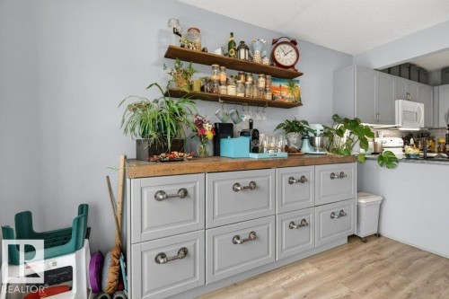 13956 137 Street, Edmonton, AB - Indoor