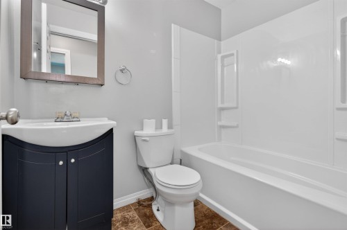 8 14105 82 Street, Edmonton, AB - Indoor Photo Showing Bathroom