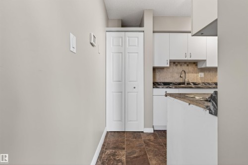 8 14105 82 Street, Edmonton, AB - Indoor