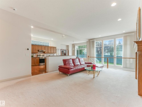 879 Drysdale Run Run, Edmonton, AB - Indoor Photo Showing Living Room