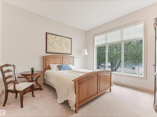 879 Drysdale Run Run, Edmonton, AB - Indoor Photo Showing Bedroom