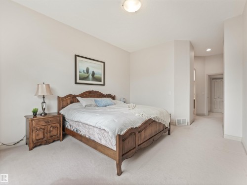 879 Drysdale Run Run, Edmonton, AB - Indoor Photo Showing Bedroom
