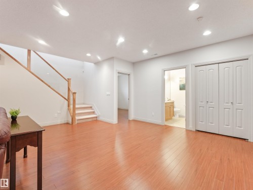879 Drysdale Run Run, Edmonton, AB - Indoor Photo Showing Other Room