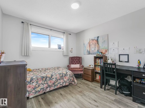 7336 149A Avenue, Edmonton, AB - Indoor Photo Showing Bedroom