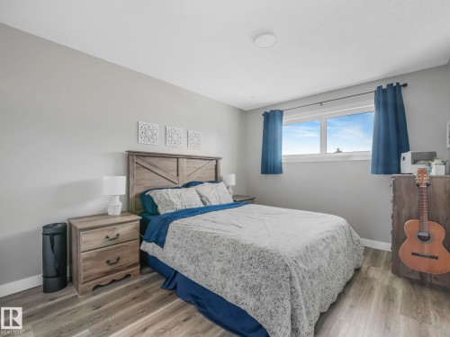7336 149A Avenue, Edmonton, AB - Indoor Photo Showing Bedroom