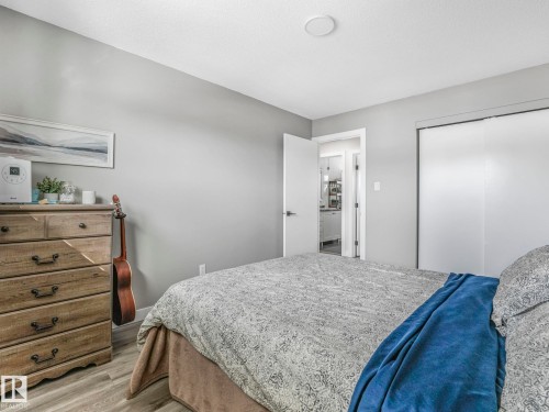 7336 149A Avenue, Edmonton, AB - Indoor Photo Showing Bedroom