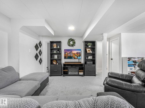 7336 149A Avenue, Edmonton, AB - Indoor Photo Showing Other Room