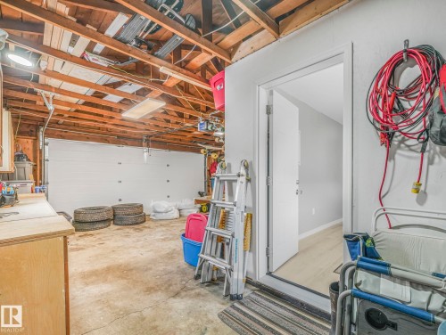 7336 149A Avenue, Edmonton, AB - Indoor Photo Showing Garage