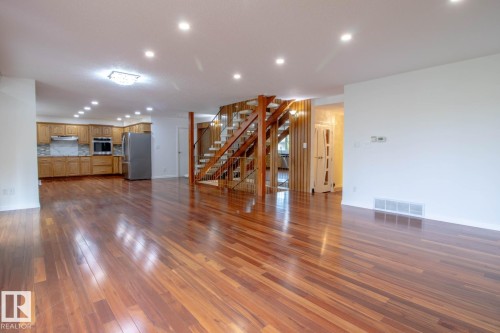 7007 10 Avenue, Edmonton, AB - Indoor