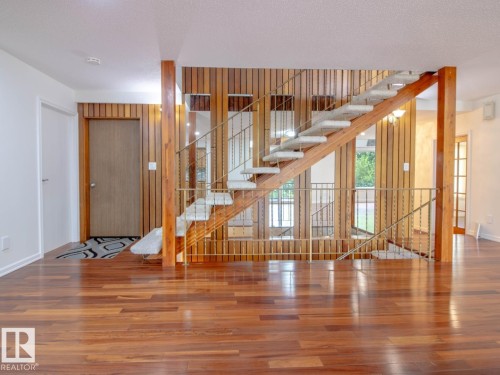 7007 10 Avenue, Edmonton, AB - Indoor Photo Showing Other Room