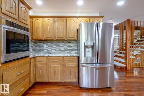 7007 10 Avenue, Edmonton, AB - Indoor Photo Showing Kitchen