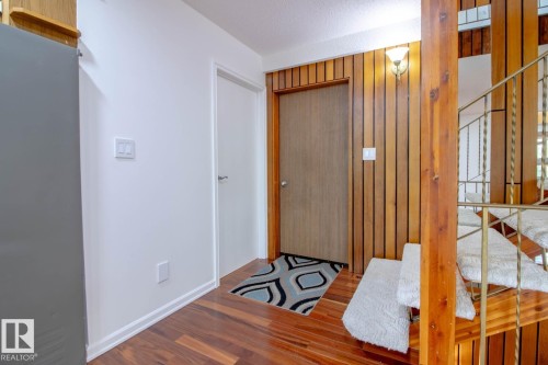 7007 10 Avenue, Edmonton, AB - Indoor