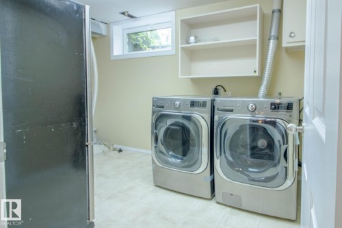 7007 10 Avenue, Edmonton, AB - Indoor Photo Showing Laundry Room