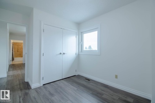 7007 10 Avenue, Edmonton, AB - Indoor Photo Showing Other Room