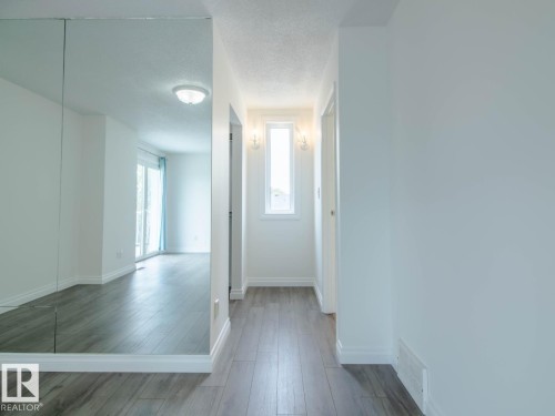 7007 10 Avenue, Edmonton, AB - Indoor Photo Showing Other Room