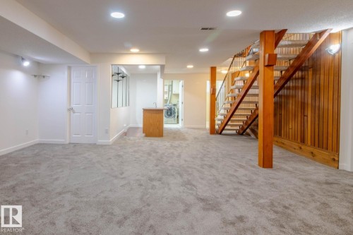 7007 10 Avenue, Edmonton, AB - Indoor Photo Showing Other Room