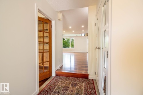 7007 10 Avenue, Edmonton, AB - Indoor Photo Showing Other Room