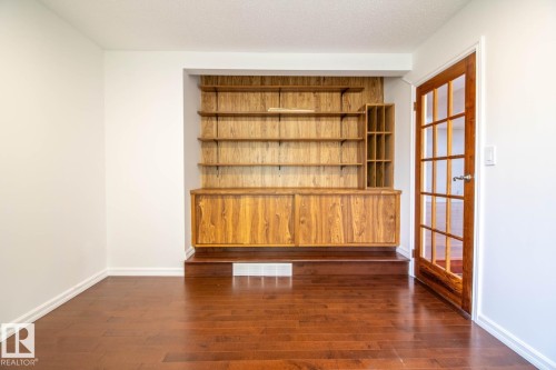7007 10 Avenue, Edmonton, AB - Indoor Photo Showing Other Room