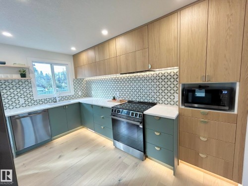 8516 64 Avenue, Edmonton, AB - Indoor Photo Showing Kitchen