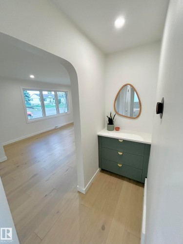 8516 64 Avenue, Edmonton, AB - Indoor Photo Showing Other Room