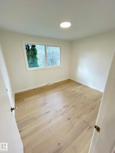 8516 64 Avenue, Edmonton, AB - Indoor Photo Showing Other Room