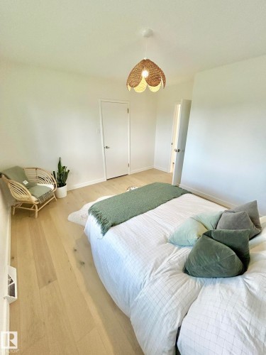 8516 64 Avenue, Edmonton, AB - Indoor Photo Showing Bedroom