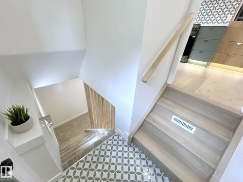 8516 64 Avenue, Edmonton, AB - Indoor