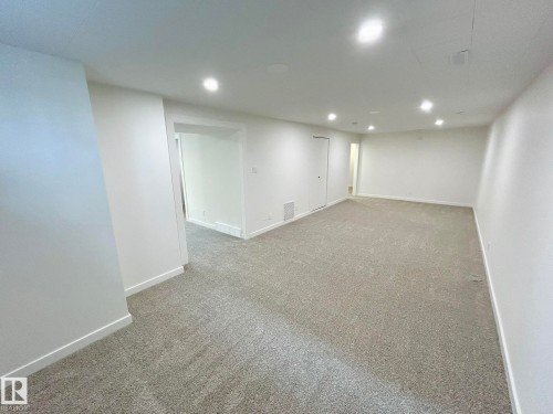 8516 64 Avenue, Edmonton, AB - Indoor