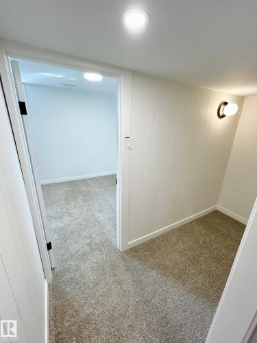 8516 64 Avenue, Edmonton, AB - Indoor Photo Showing Other Room