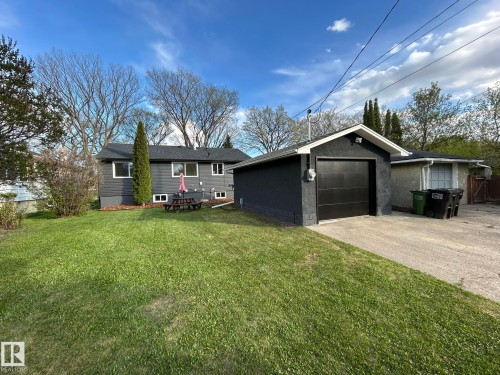 8516 64 Avenue, Edmonton, AB - Outdoor