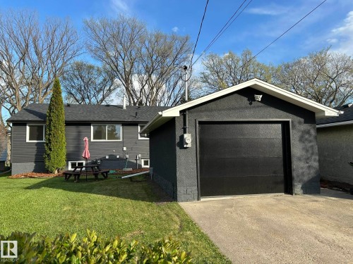 8516 64 Avenue, Edmonton, AB - Outdoor