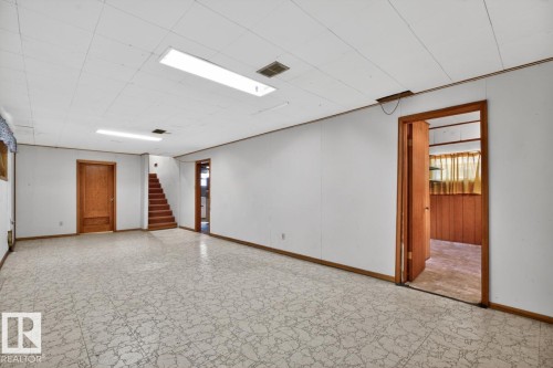 8326 81 Avenue, Edmonton, AB - Indoor Photo Showing Other Room