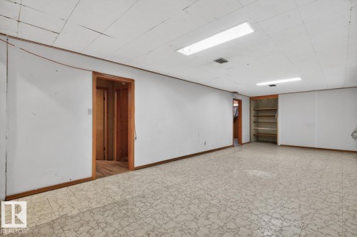 8326 81 Avenue, Edmonton, AB - Indoor Photo Showing Other Room