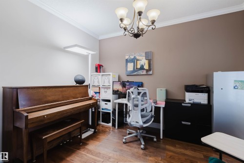 Image quality insufficient for description - 3412 Macneil Link, Edmonton, AB 
