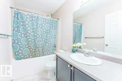 2920 30 Street, Edmonton, AB - Indoor Photo Showing Bathroom