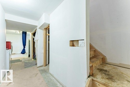 2920 30 Street, Edmonton, AB - Indoor Photo Showing Other Room
