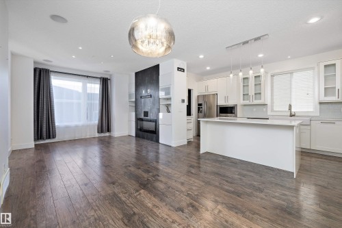 14026 101A Avenue, Edmonton, AB - Indoor Photo Showing Kitchen