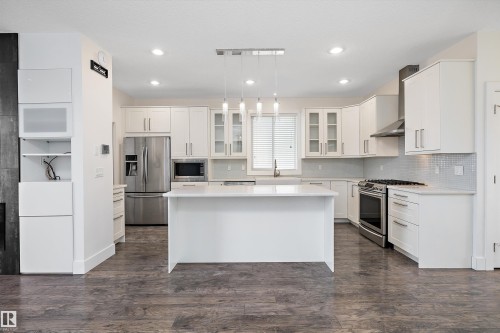 14026 101A Avenue, Edmonton, AB - Indoor Photo Showing Kitchen With Upgraded Kitchen