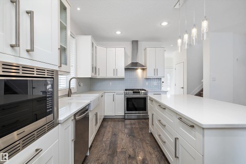 14026 101A Avenue, Edmonton, AB - Indoor Photo Showing Kitchen With Upgraded Kitchen