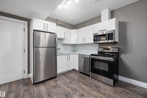 14026 101A Avenue, Edmonton, AB - Indoor Photo Showing Kitchen