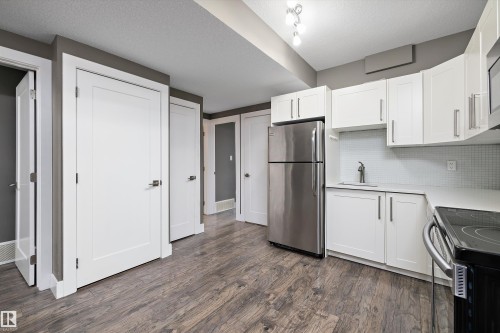 14026 101A Avenue, Edmonton, AB - Indoor Photo Showing Kitchen