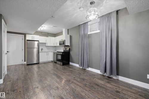 14026 101A Avenue, Edmonton, AB - Indoor Photo Showing Kitchen