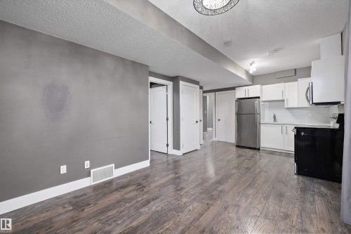 14026 101A Avenue, Edmonton, AB - Indoor Photo Showing Kitchen