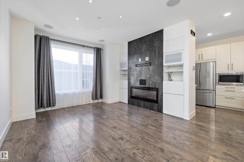 14026 101A Avenue, Edmonton, AB - Indoor Photo Showing Kitchen