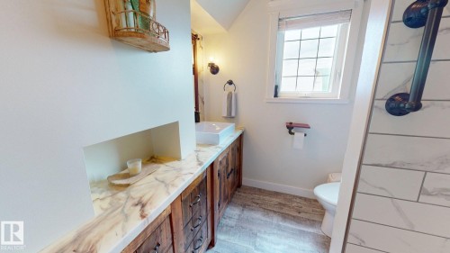 55268 Range Road 212, Rural Strathcona County, AB - Indoor Photo Showing Bathroom