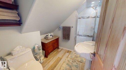 55268 Range Road 212, Rural Strathcona County, AB - Indoor Photo Showing Bathroom