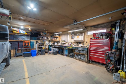 18648 57 Avenue, Edmonton, AB - Indoor Photo Showing Garage