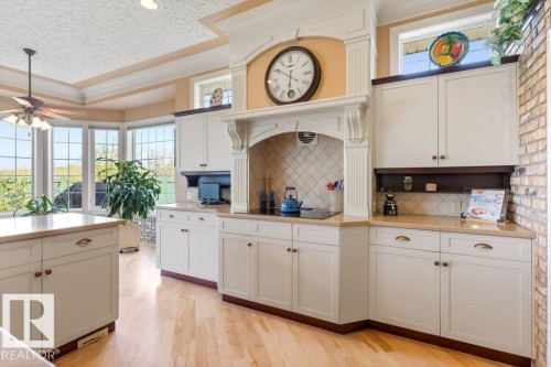 4 Placer Close, St. Albert, AB - Indoor Photo Showing Kitchen