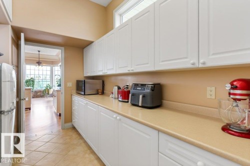4 Placer Close, St. Albert, AB - Indoor Photo Showing Kitchen