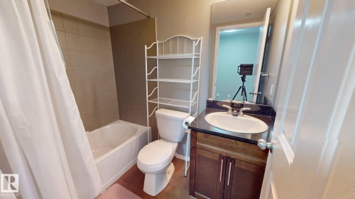 116 11808 22 Avenue Sw, Edmonton, AB - Indoor Photo Showing Bathroom